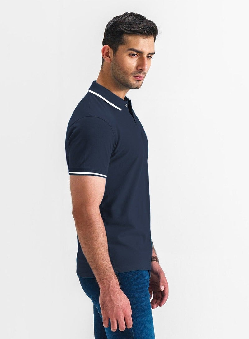 خيوط أدق قميص بولو رجالي أزرق داكن بياقة متباينة وخطوط رفيعة - مقاس عادي (L) - Image 3